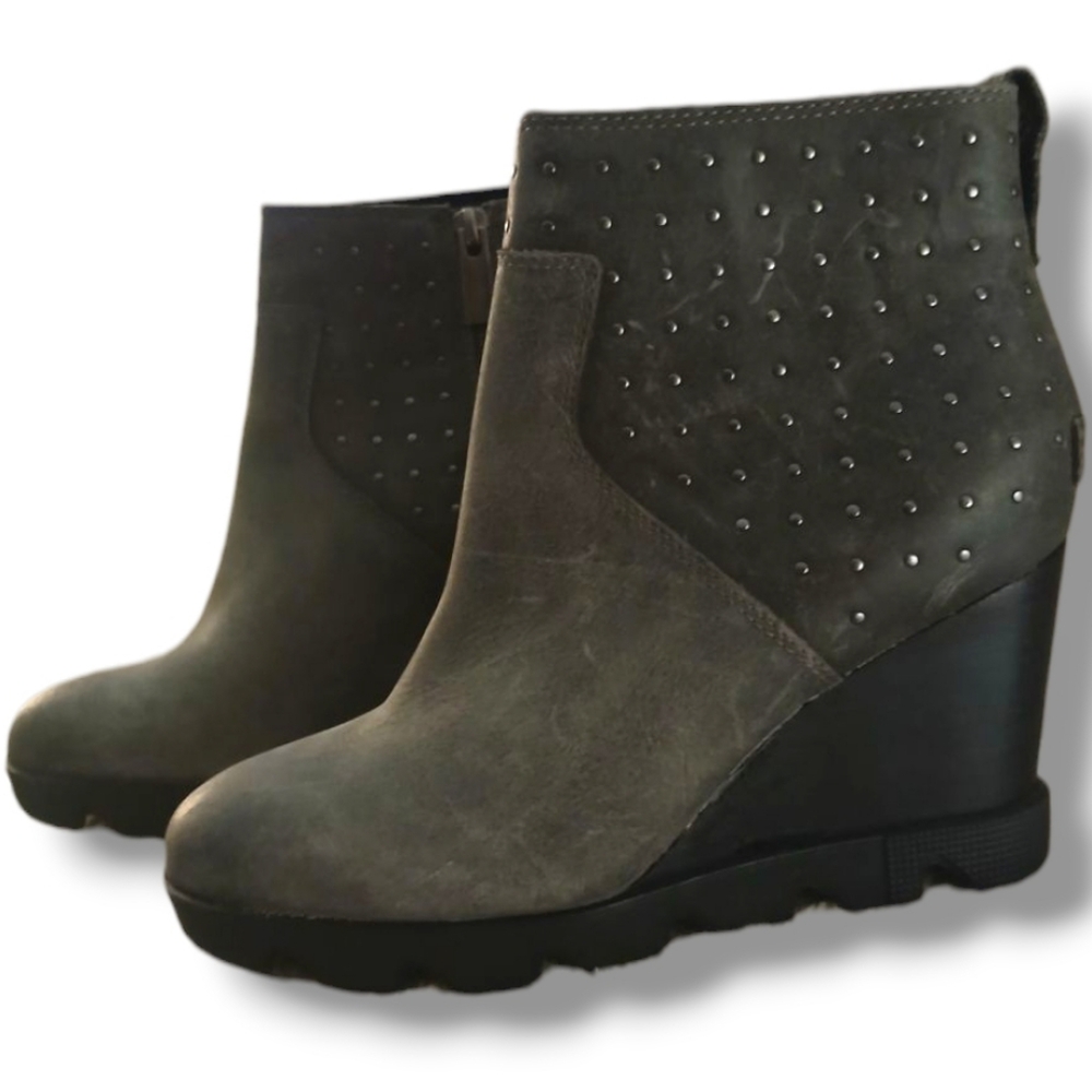 🚨SOLD🚨NWT SOREL Uptown Joan Suede Stud  Booties, Size 7.5 - Picture 2 of 6